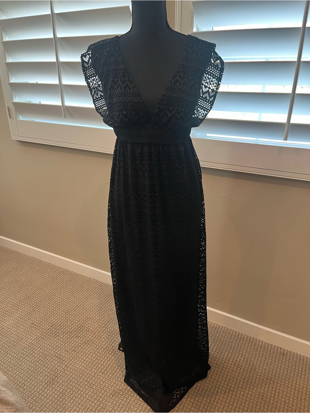 NWOT lovestitch Black Crochet V-Neck Flutter Sleeve Maxi Dress
